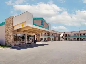 Turquoise Inn and Suites Cortez Near Mesa Verde