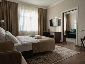 Royal hall Hotel