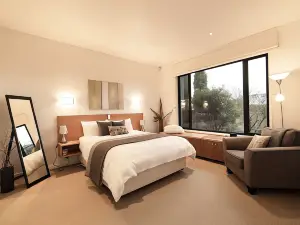 Hilltop Apartments Phillip Island - Adults Only