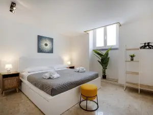 Soggiorno Ampio e Luminoso vicino al Lungomare di Bari
