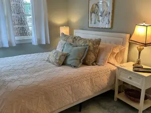 Comfy cozy cottage at White Lake