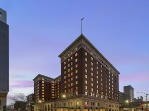 Hotel Fort des Moines, Curio Collection by Hilton