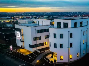 EE Hotel