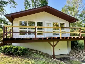 私人度假山林小屋，位於廣闊的75英畝土地上
