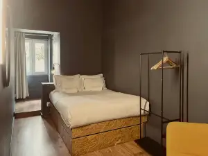 Avenue Hostel & Suites