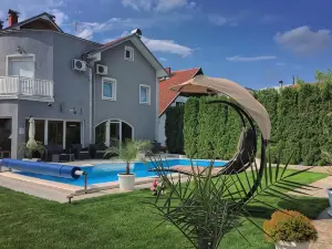 Vila DeLux