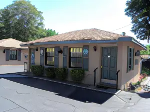 Bishop Elms Motel