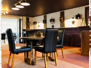 Hôtel le Bretagne et Restaurant Le Papillon