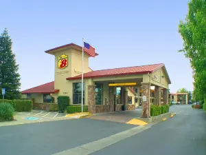 Super 8 by Wyndham Corning