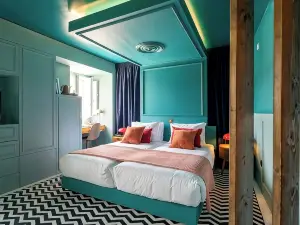&Tales Hotel