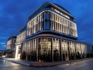 Four Hills Hotel