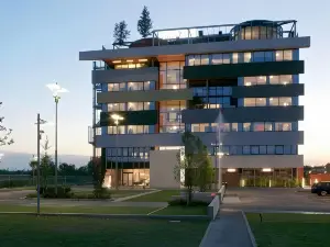New Ipoint Hotel
