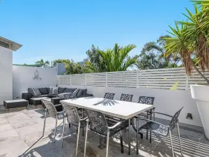 Byron Marvel Penthouse - Walk to beach - Sleeps 10