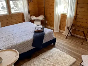 Year round Lake Front home with views from every room