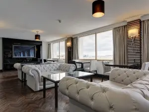 Renaissance London Heathrow Hotel