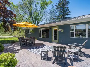 Delightful Loon Lake Retreat