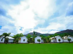 Giri Sarovar Resort