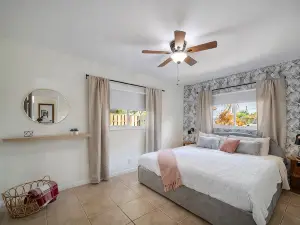 Private Pool Oasis • Sleeps 10 • Near Fll