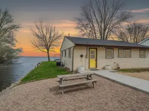 Charming home on Lake Poygan