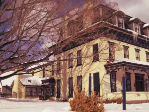 Allegheny Street Bed & Breakfast