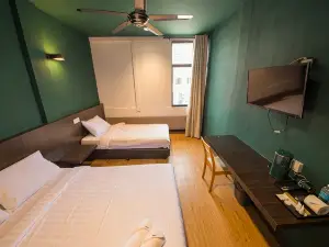 Room V Jalan Jenang by Secoms