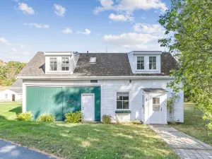 Charming Carriage House on Historic Scenic Farm