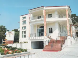 멜라스트론