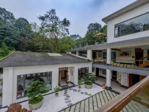 Floral Hotel · Leshanyishu hotel  (Leshan)