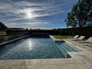 La Grange de Léonie, Chambres d'hôtes Avec Piscine et Spa