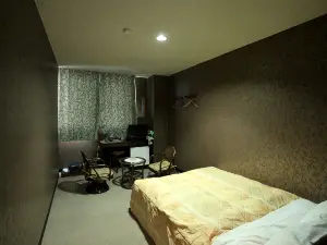Business Hotel Mikuni (Goto)