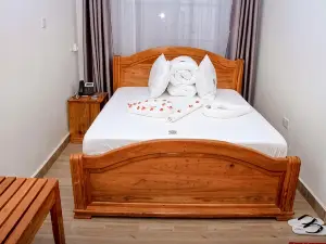 Wooden Haven Hotel