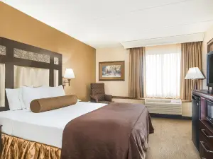 Ramada by Wyndham Plymouth Hotel & Conference Center