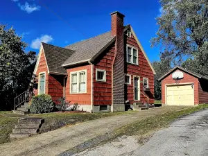 Storybook Cottage House Morehead KY 3 BR1.5 bath Downtown Hospital MSU