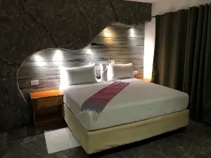 マクガディカディ リバービュー イン