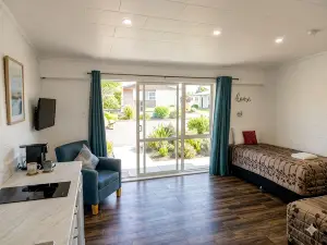 Golden Aura Suites