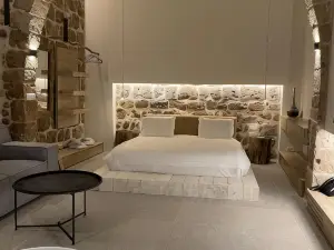 Akotika Boutique
