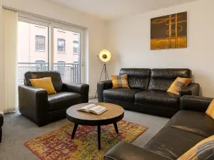 VSBS Waterfront Walk Apt 3 Bed Sleeps 6 Parking