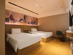 Rest Yizhi Hotel (Ebian Pedestrian Street)