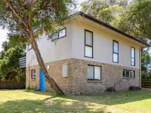 Classic 70's Beach House Outside - 97-99 Lohr Avenue