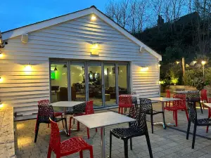 Waveney Inn & Hotel