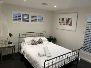 St Georges Luxury Beach House