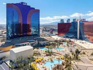 里約飯店娛樂場的假面塔