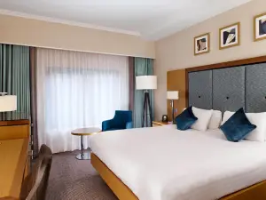 DoubleTree by Hilton Woking