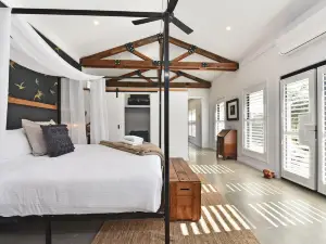 The Glass Ceiling 360 degree Mount View Hideaway