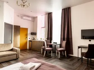 Nizhny Kanavinskaya Hotel