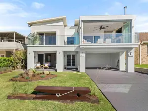 Werri Big Beach House