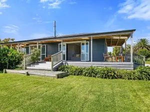 Weld Cottage - Sustainable Lifestyle Property