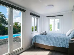 Paradis Sur Terre Ocean View Fiji Villa for 12 with 2 Private Pools