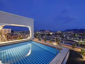 Raj Kuber - A Boutique Lake View Hotel