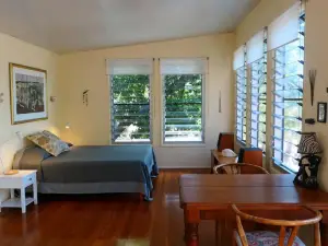Mia Mia